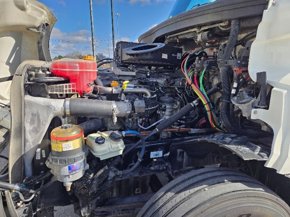 Day Cab Tractor-Heavy Duty Tractors-Freightliner-2018-T12664ST-Monroe-LA-455,028\n\t\tmiles-$ 44,500 - Image 16