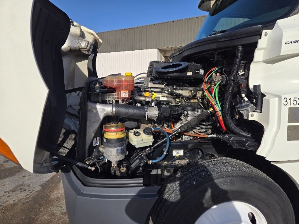 Day Cab Tractor-Heavy Duty Tractors-Freightliner-2018-T12664ST-Monroe-LA-488,962\n\t\tmiles-$ 45,250 - Image 16