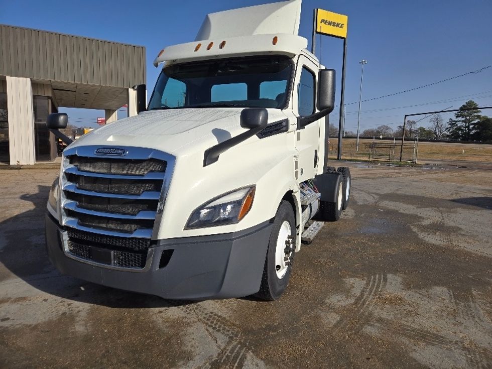 Day Cab Tractor-Heavy Duty Tractors-Freightliner-2018-T12664ST-Monroe-LA-488,962\n\t\tmiles-$ 45,250 - Image 3