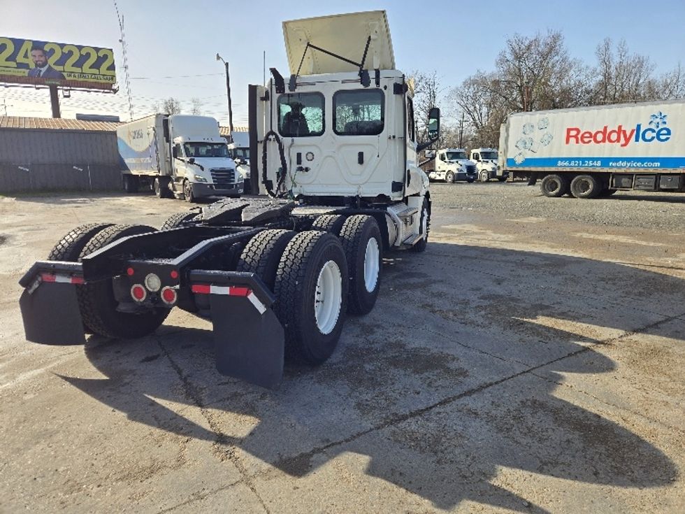 Day Cab Tractor-Heavy Duty Tractors-Freightliner-2018-T12664ST-Monroe-LA-488,962\n\t\tmiles-$ 45,250 - Image 7