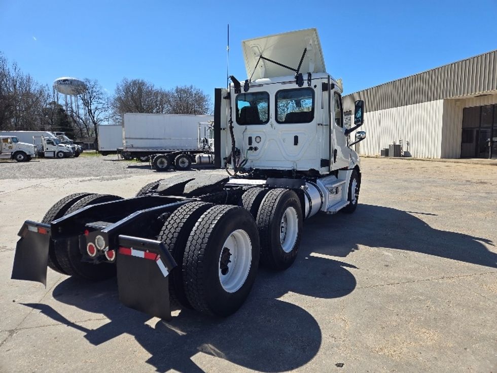 Day Cab Tractor-Heavy Duty Tractors-Freightliner-2018-T12664ST-Monroe-LA-518,806\n\t\tmiles-$ 42,500 - Image 7