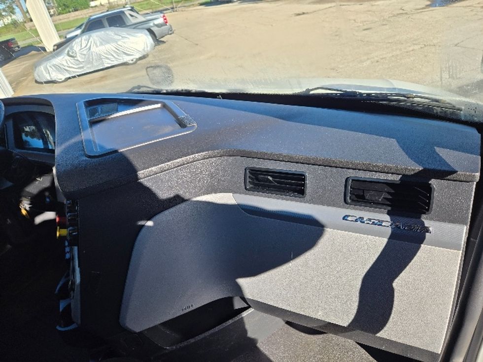 Day Cab Tractor-Heavy Duty Tractors-Freightliner-2018-T12664ST-Monroe-LA-617,529\n\t\tmiles-$ 34,000 - Image 13