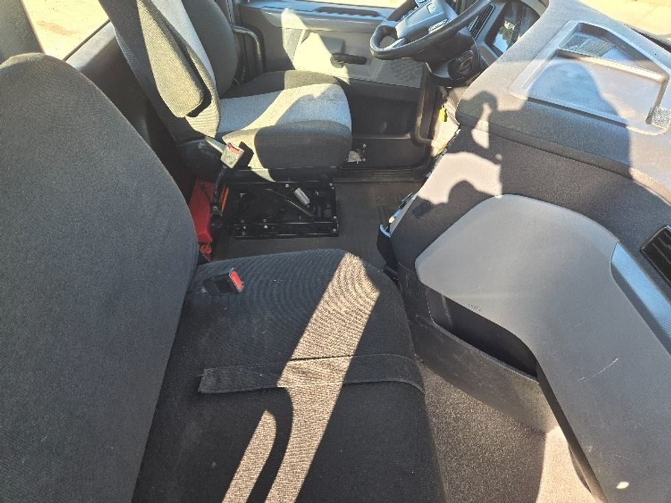 Day Cab Tractor-Heavy Duty Tractors-Freightliner-2018-T12664ST-Monroe-LA-617,529\n\t\tmiles-$ 34,000 - Image 14