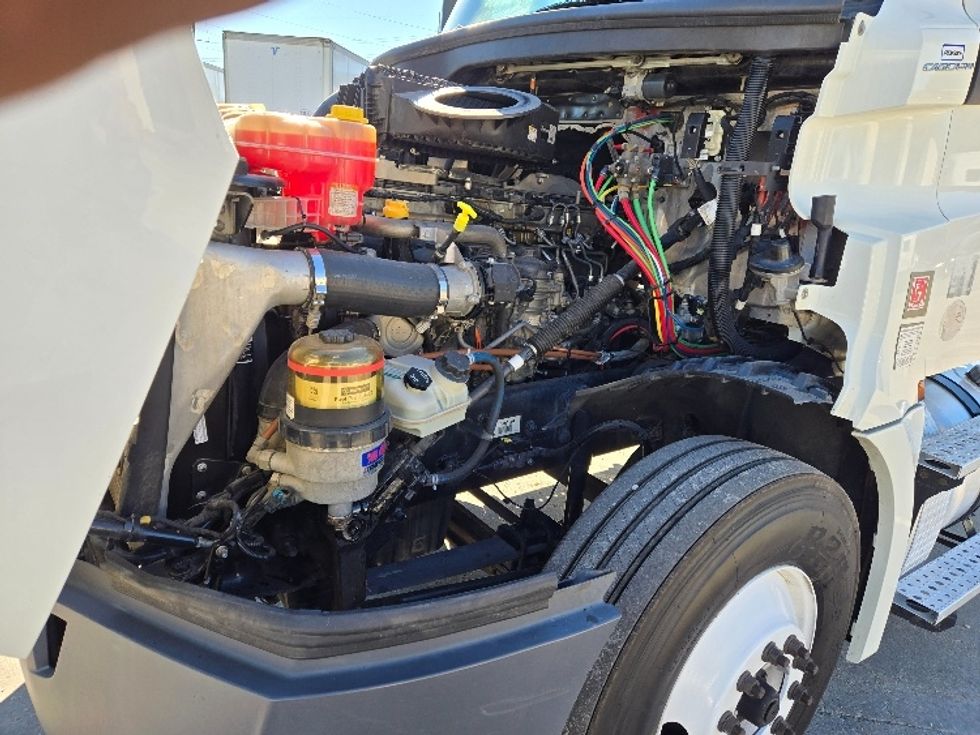 Day Cab Tractor-Heavy Duty Tractors-Freightliner-2018-T12664ST-Monroe-LA-617,529\n\t\tmiles-$ 34,000 - Image 16