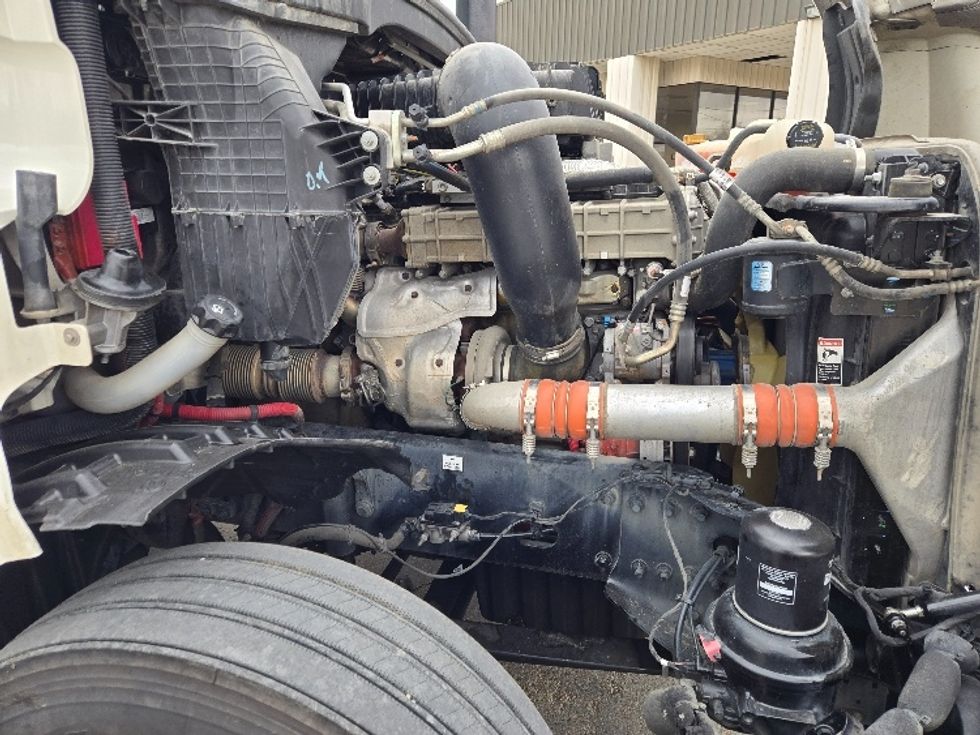 Day Cab Tractor-Heavy Duty Tractors-Freightliner-2018-T12664ST-Monroe-LA-621,524\n\t\tmiles-$ 36,000 - Image 14