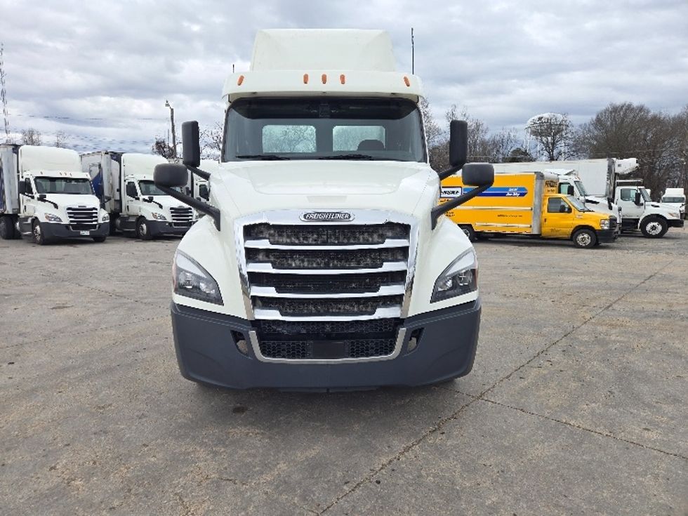 Day Cab Tractor-Heavy Duty Tractors-Freightliner-2018-T12664ST-Monroe-LA-621,524\n\t\tmiles-$ 36,000 - Image 2
