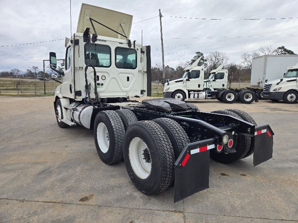 Day Cab Tractor-Heavy Duty Tractors-Freightliner-2018-T12664ST-Monroe-LA-621,524\n\t\tmiles-$ 36,000 - Image 5