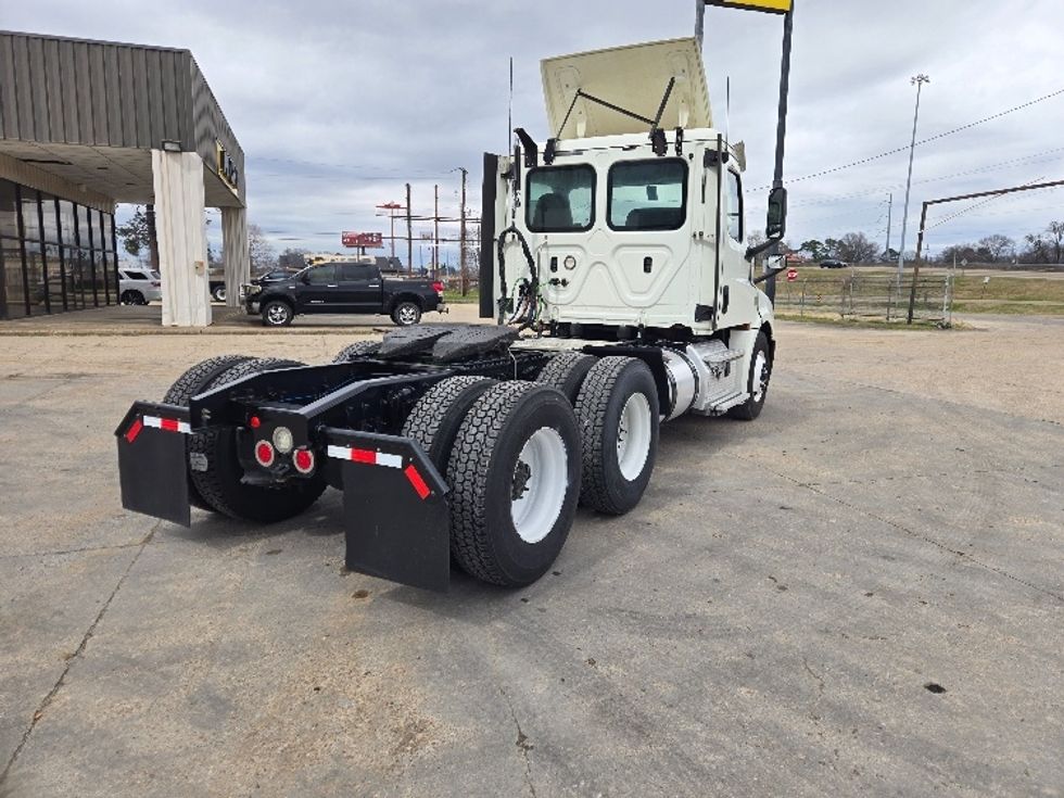 Day Cab Tractor-Heavy Duty Tractors-Freightliner-2018-T12664ST-Monroe-LA-621,524\n\t\tmiles-$ 36,000 - Image 7