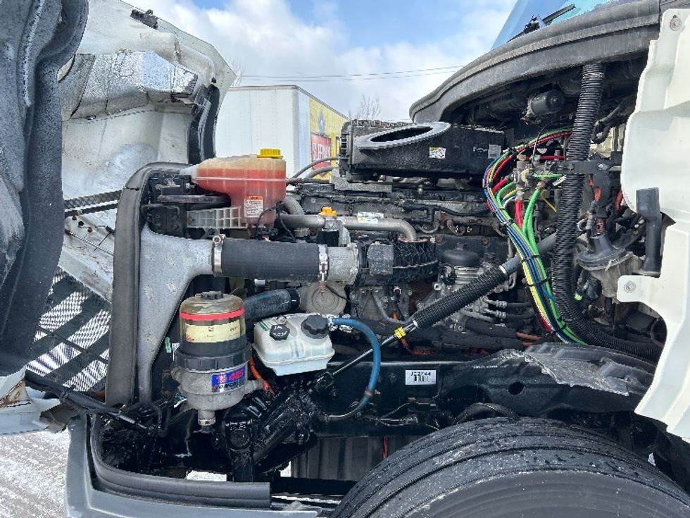 Day Cab Tractor-Heavy Duty Tractors-Freightliner-2018-T12664ST-Montreal-PQ-568,047\n\t\tkm-$ 44,000 - Image 16