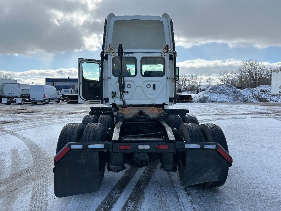 Day Cab Tractor-Heavy Duty Tractors-Freightliner-2018-T12664ST-Montreal-PQ-568,047\n\t\tkm-$ 44,000 - Image 17