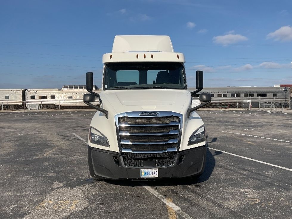 Day Cab Tractor-Heavy Duty Tractors-Freightliner-2018-T12664ST-Mount Juliet-TN-509,062\n\t\tmiles-$ 43,500 - Image 2