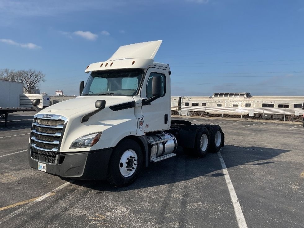 Day Cab Tractor-Heavy Duty Tractors-Freightliner-2018-T12664ST-Mount Juliet-TN-509,062\n\t\tmiles-$ 43,500 - Image 3