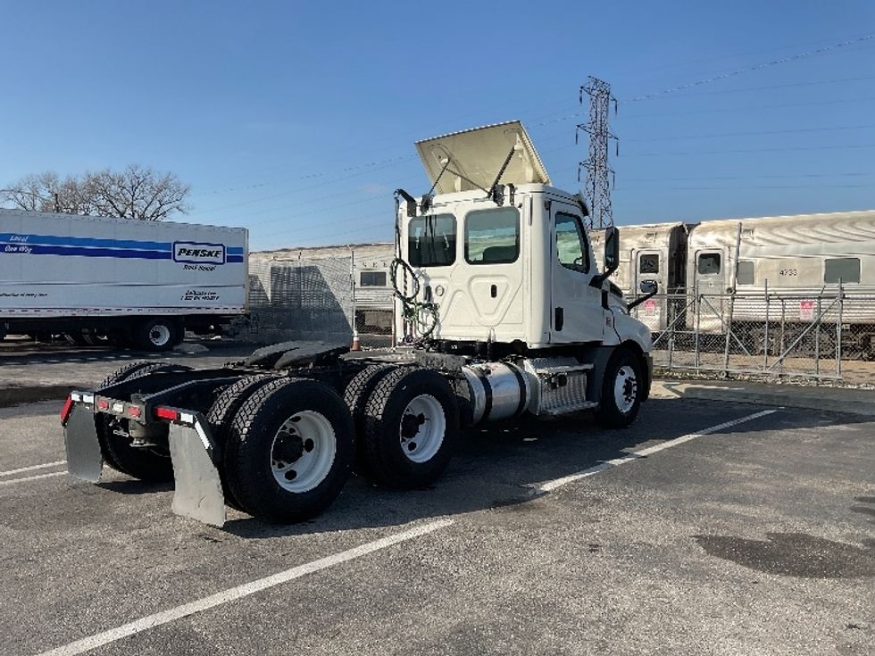 Day Cab Tractor-Heavy Duty Tractors-Freightliner-2018-T12664ST-Mount Juliet-TN-509,062\n\t\tmiles-$ 43,500 - Image 7