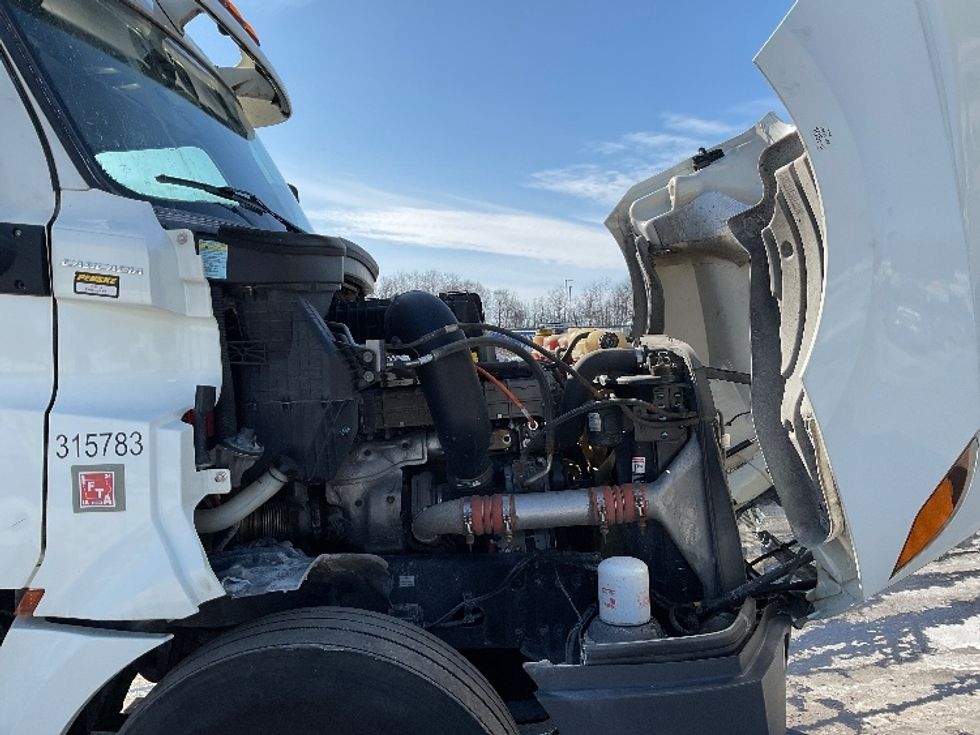 Day Cab Tractor-Heavy Duty Tractors-Freightliner-2018-T12664ST-Mount Pleasant-PA-449,653\n\t\tmiles-$ 44,000 - Image 15