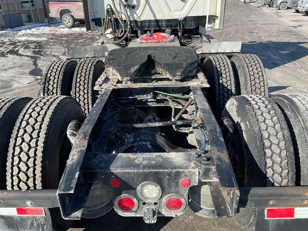 Day Cab Tractor-Heavy Duty Tractors-Freightliner-2018-T12664ST-Mount Pleasant-PA-449,653\n\t\tmiles-$ 44,000 - Image 6