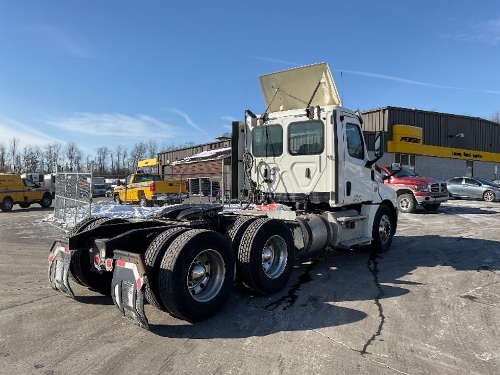 Day Cab Tractor-Heavy Duty Tractors-Freightliner-2018-T12664ST-Mount Pleasant-PA-449,653\n\t\tmiles-$ 44,000 - Image 7