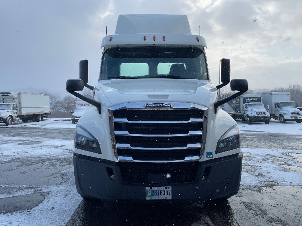 Day Cab Tractor-Heavy Duty Tractors-Freightliner-2018-T12664ST-Mount Pleasant-PA-475,432\n\t\tmiles-$ 40,000 - Image 2
