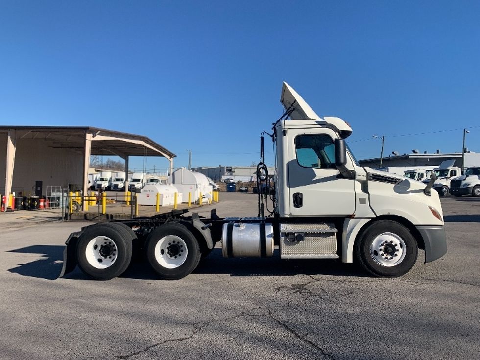 Day Cab Tractor-Heavy Duty Tractors-Freightliner-2018-T12664ST-Nashville (Mount Juliet)-TN-501,225\n\t\tmiles-$ 37,000 - Image 8