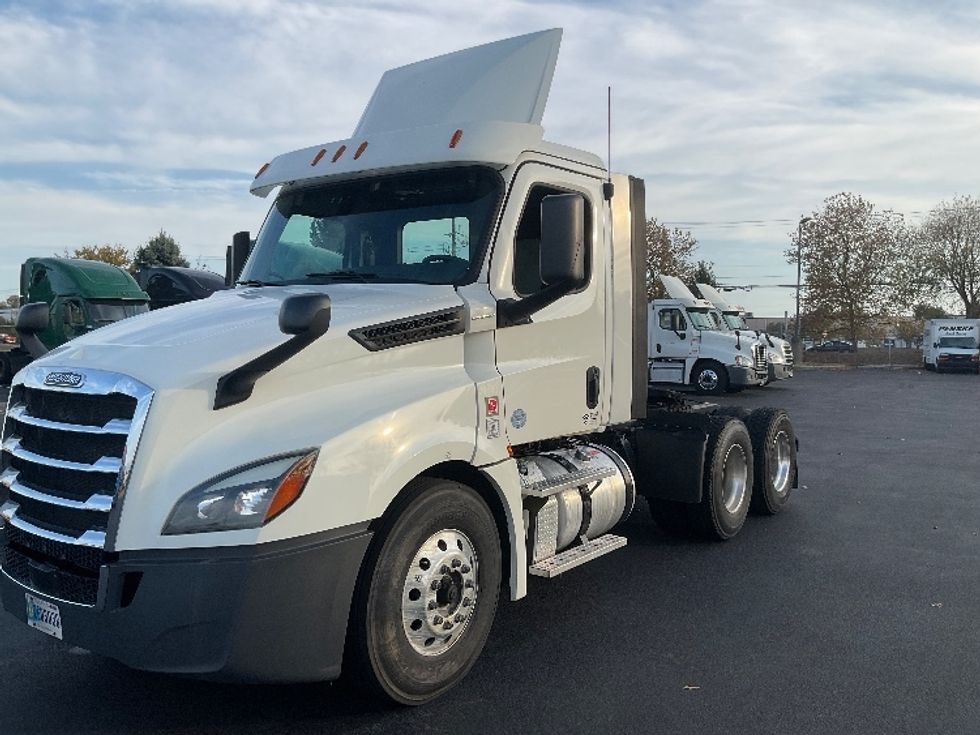 Day Cab Tractor-Heavy Duty Tractors-Freightliner-2018-T12664ST-New Castle-DE-209,930\n\t\tmiles-$ 57,750 - Image 3