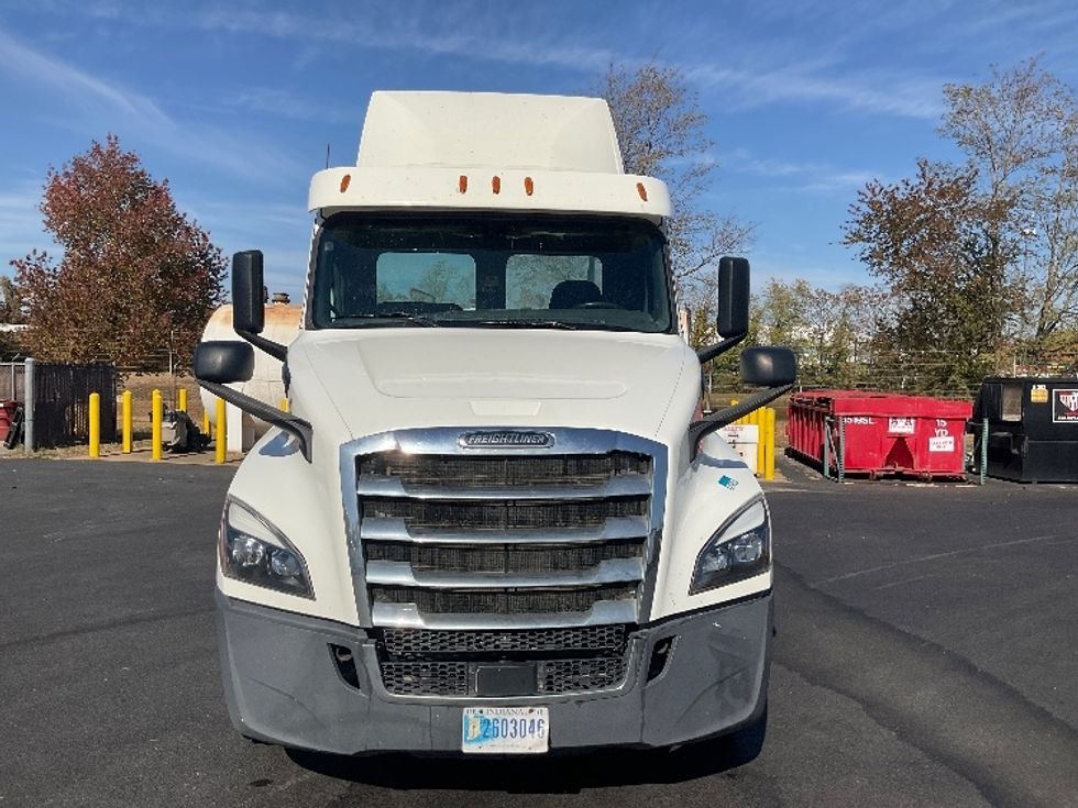 Day Cab Tractor-Heavy Duty Tractors-Freightliner-2018-T12664ST-New Castle-DE-243,110\n\t\tmiles-$ 55,000 - Image 2