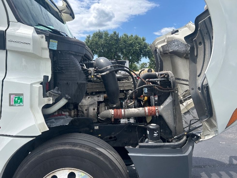 Day Cab Tractor-Heavy Duty Tractors-Freightliner-2018-T12664ST-New Castle-DE-255,116\n\t\tmiles-$ 44,000 - Image 15
