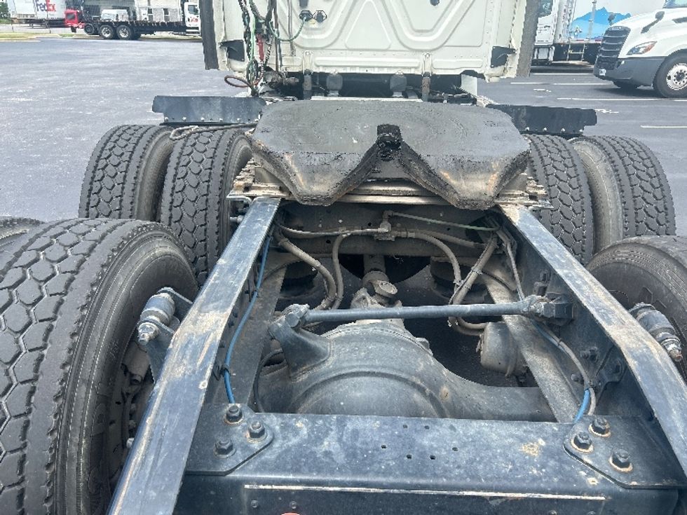 Day Cab Tractor-Heavy Duty Tractors-Freightliner-2018-T12664ST-New Castle-DE-255,116\n\t\tmiles-$ 44,000 - Image 6