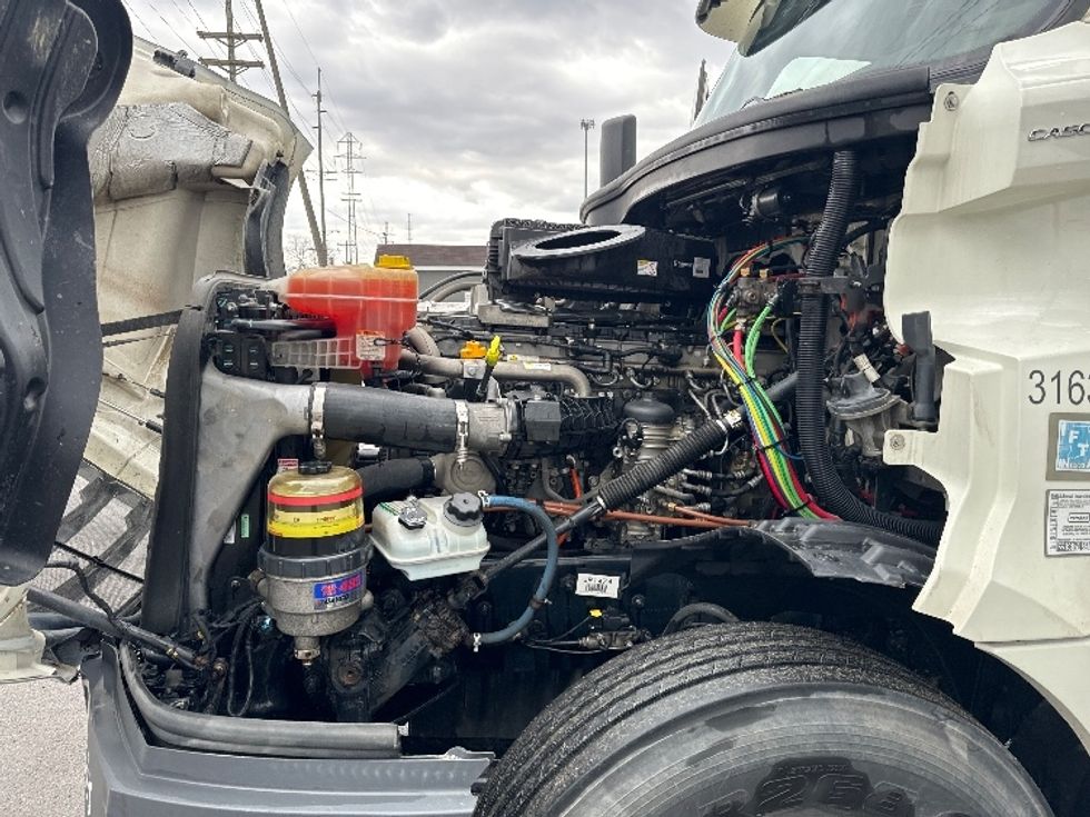 Day Cab Tractor-Heavy Duty Tractors-Freightliner-2018-T12664ST-Newark-OH-461,897\n\t\tmiles-$ 42,000 - Image 16