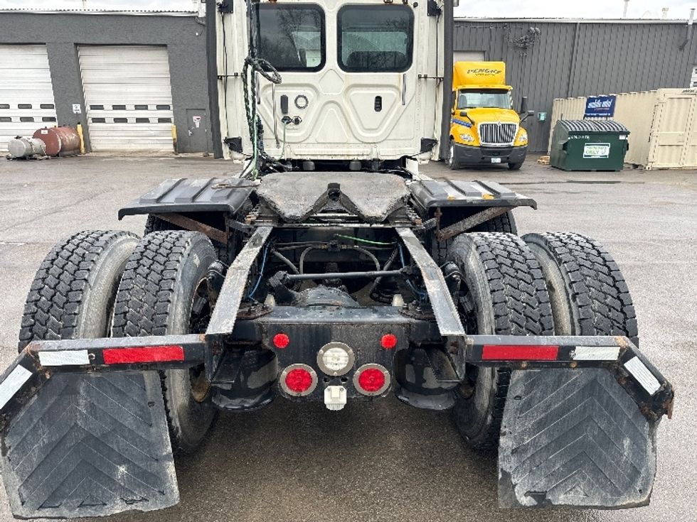 Day Cab Tractor-Heavy Duty Tractors-Freightliner-2018-T12664ST-Newark-OH-461,897\n\t\tmiles-$ 42,000 - Image 6