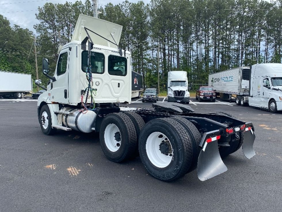Day Cab Tractor-Heavy Duty Tractors-Freightliner-2018-T12664ST-Newnan-GA-664,945\n\t\tmiles-$ 26,750 - Image 5