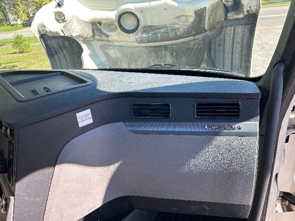 Day Cab Tractor-Heavy Duty Tractors-Freightliner-2018-T12664ST-Norwalk-OH-506,046\n\t\tmiles-$ 39,750 - Image 13