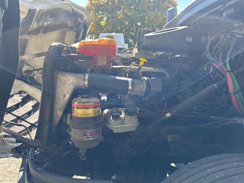 Day Cab Tractor-Heavy Duty Tractors-Freightliner-2018-T12664ST-Norwalk-OH-506,046\n\t\tmiles-$ 39,750 - Image 16