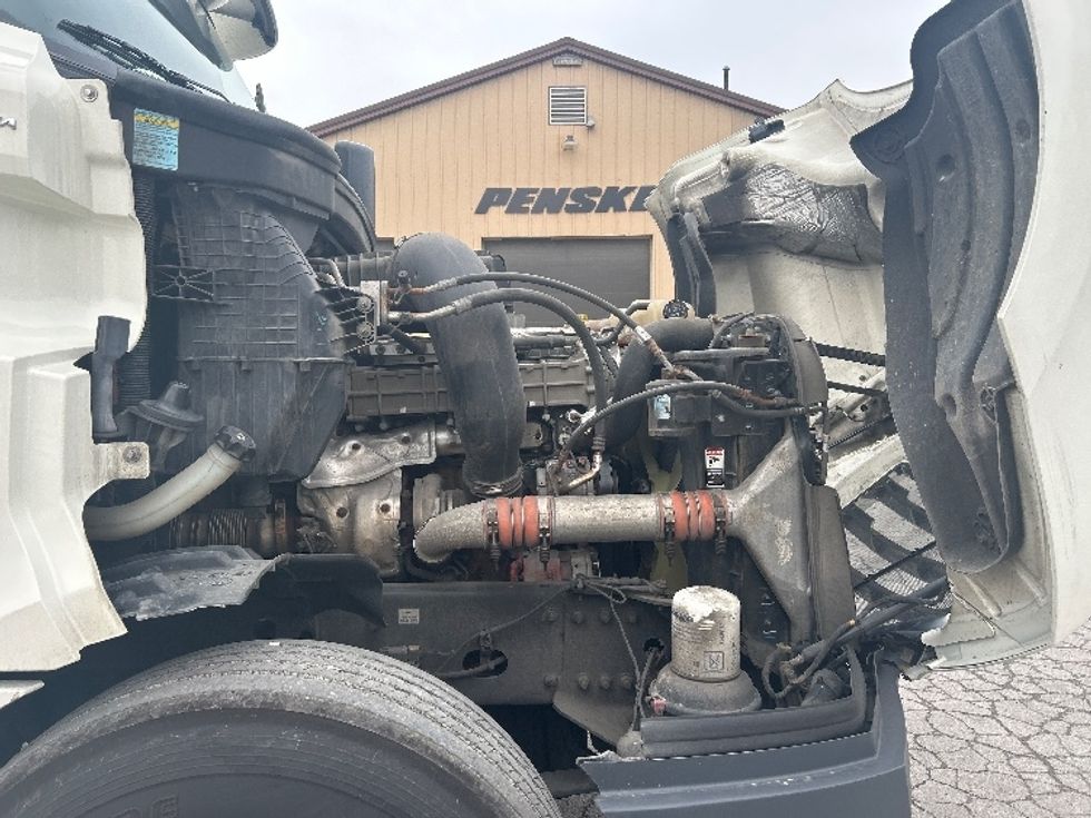 Day Cab Tractor-Heavy Duty Tractors-Freightliner-2018-T12664ST-Norwalk-OH-665,603\n\t\tmiles-$ 27,000 - Image 15