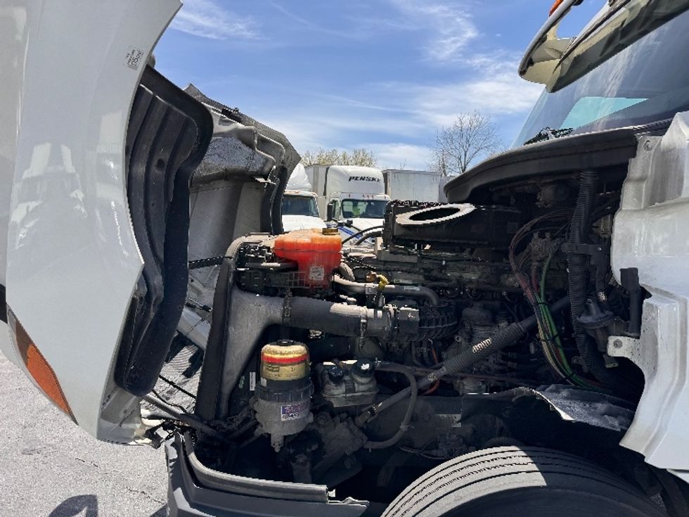 Day Cab Tractor-Heavy Duty Tractors-Freightliner-2018-T12664ST-Obetz-OH-436,894\n\t\tmiles-$ 43,500 - Image 16