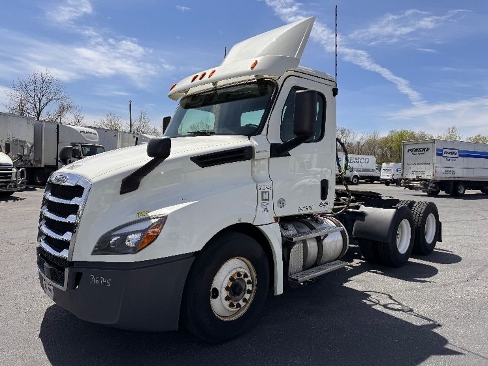 Day Cab Tractor-Heavy Duty Tractors-Freightliner-2018-T12664ST-Obetz-OH-436,894\n\t\tmiles-$ 43,500 - Image 3