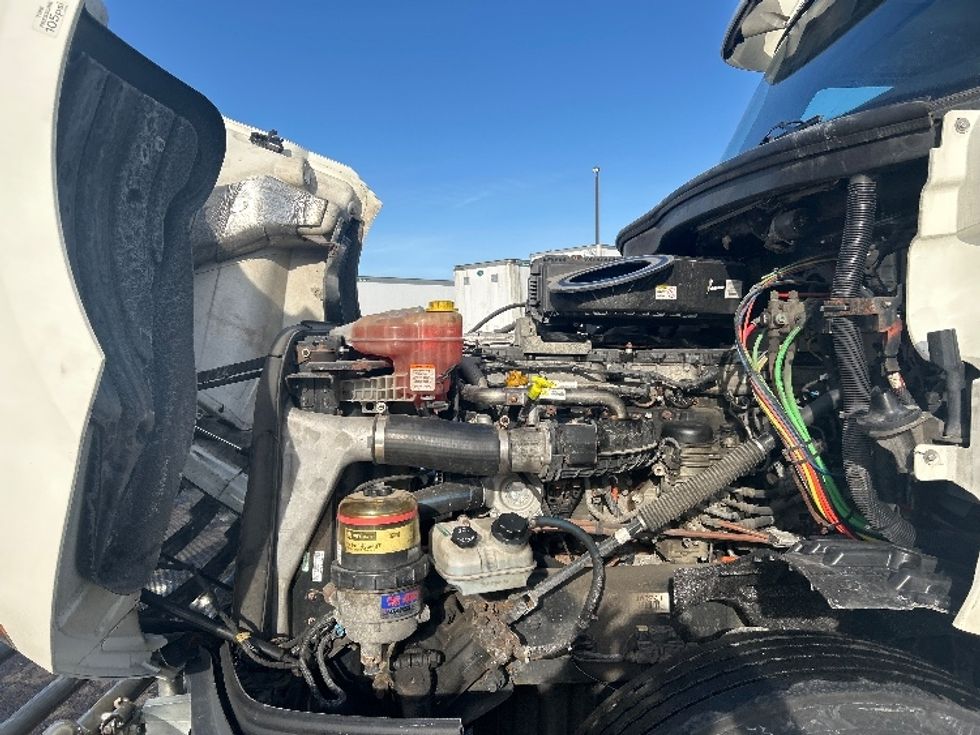 Day Cab Tractor-Heavy Duty Tractors-Freightliner-2018-T12664ST-Obetz-OH-448,978\n\t\tmiles-$ 38,000 - Image 16