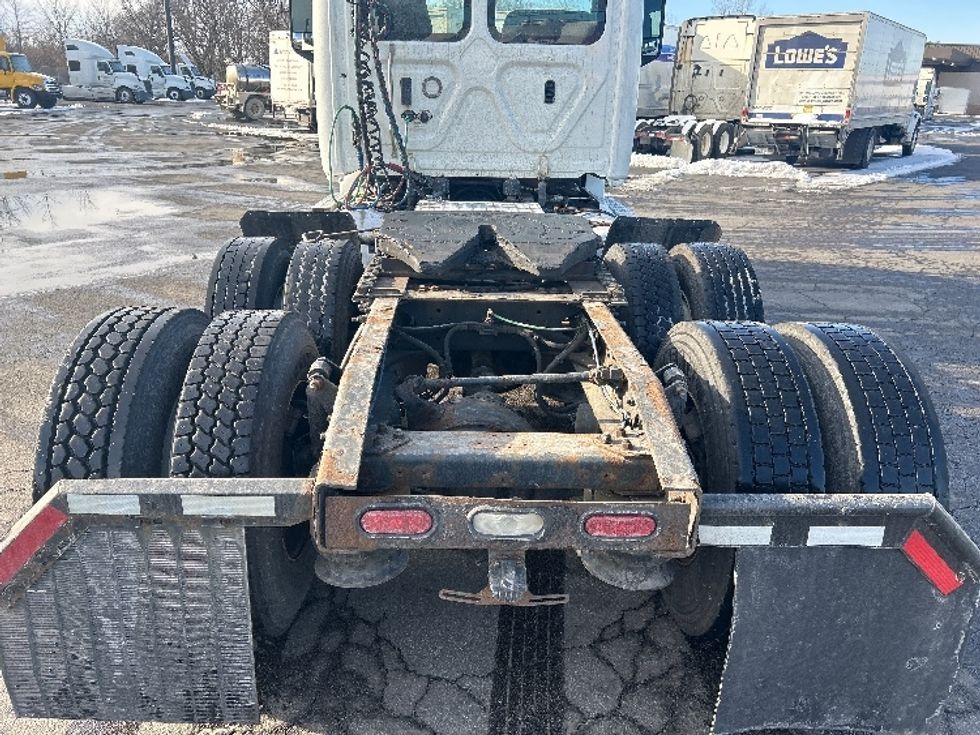 Day Cab Tractor-Heavy Duty Tractors-Freightliner-2018-T12664ST-Obetz-OH-448,978\n\t\tmiles-$ 38,000 - Image 6