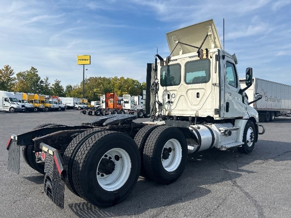 Day Cab Tractor-Heavy Duty Tractors-Freightliner-2018-T12664ST-Obetz-OH-527,540\n\t\tmiles-$ 34,250 - Image 7
