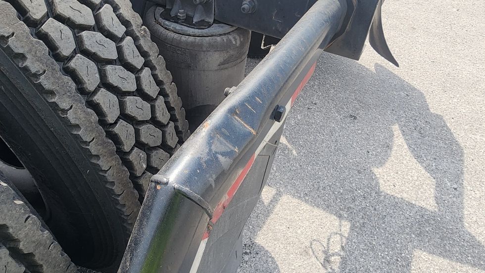 Day Cab Tractor-Heavy Duty Tractors-Freightliner-2018-T12664ST-Ocala-FL-398,480\n\t\tmiles-$ 44,250 - Image 17