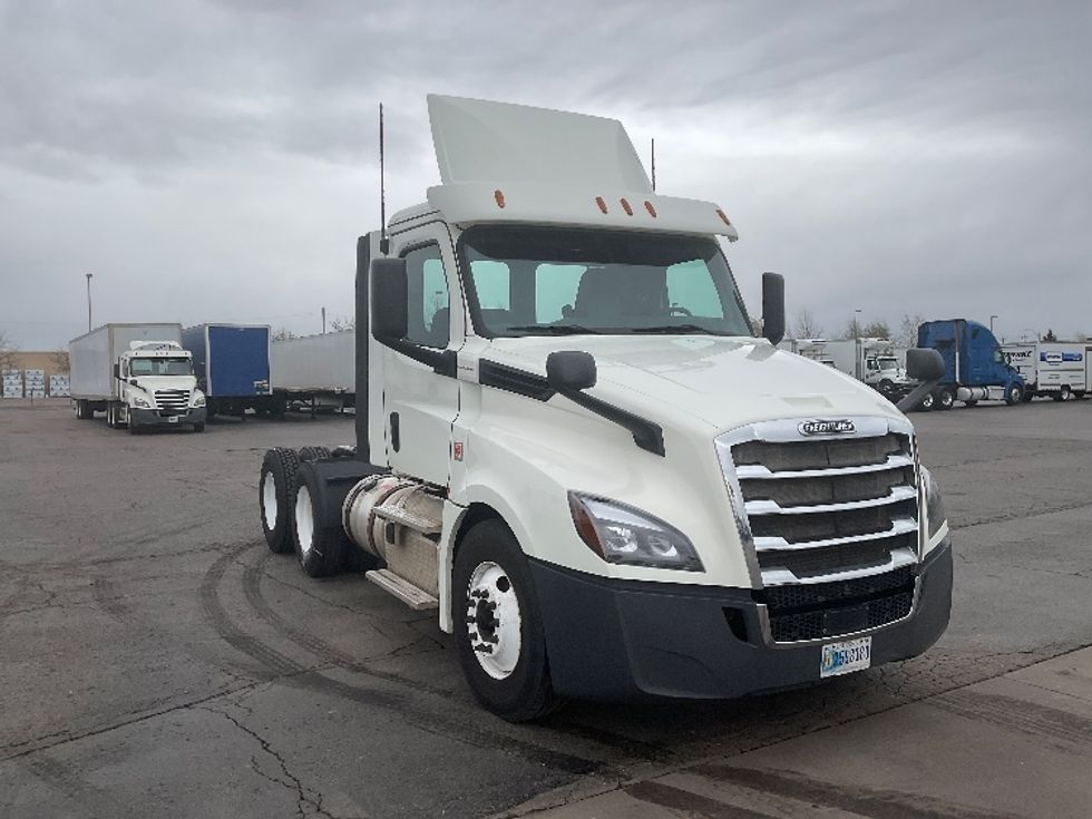 Day Cab Tractor-Heavy Duty Tractors-Freightliner-2018-T12664ST-Oklahoma City-OK-431,498\n\t\tmiles-$ 47,000 - Image 1
