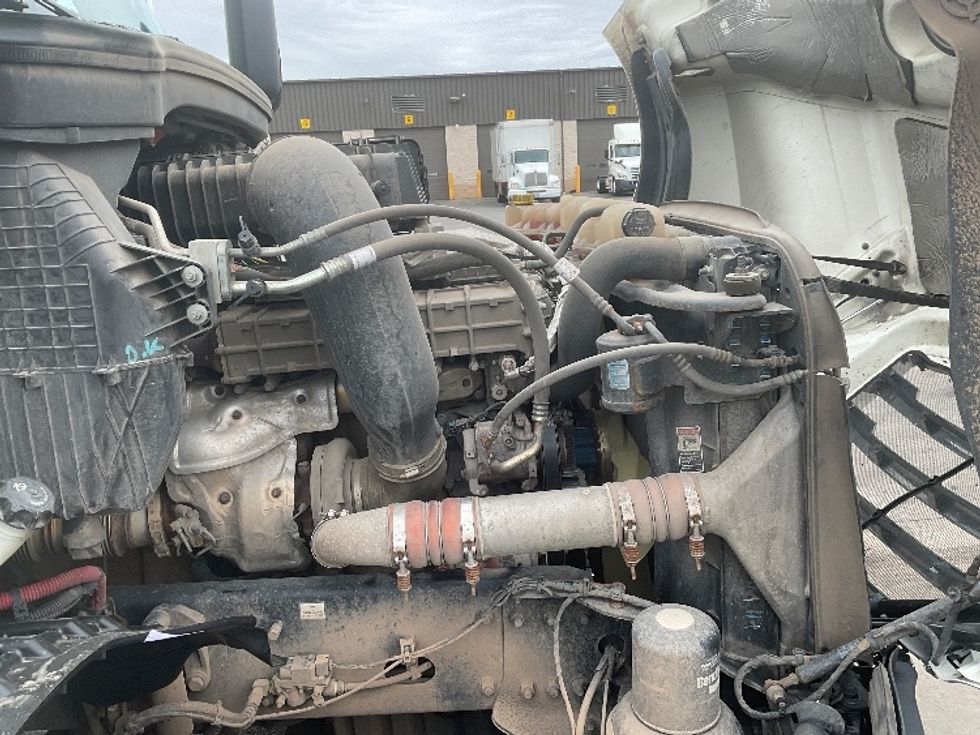 Day Cab Tractor-Heavy Duty Tractors-Freightliner-2018-T12664ST-Oklahoma City-OK-431,498\n\t\tmiles-$ 47,000 - Image 15