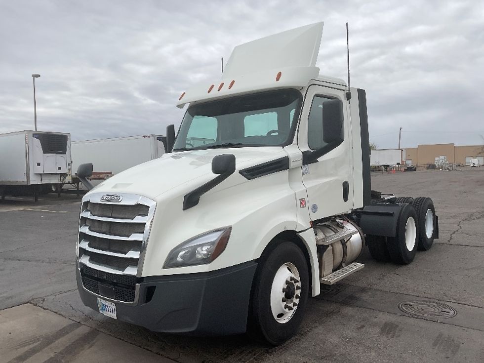 Day Cab Tractor-Heavy Duty Tractors-Freightliner-2018-T12664ST-Oklahoma City-OK-431,498\n\t\tmiles-$ 47,000 - Image 3