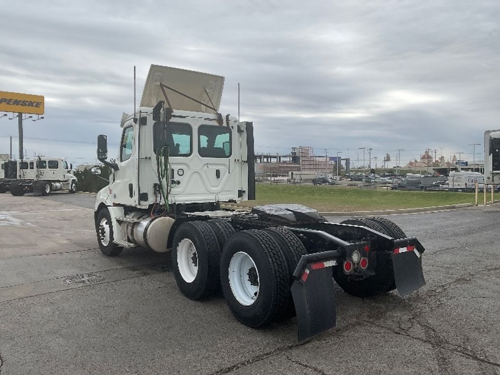 Day Cab Tractor-Heavy Duty Tractors-Freightliner-2018-T12664ST-Oklahoma City-OK-431,498\n\t\tmiles-$ 47,000 - Image 5