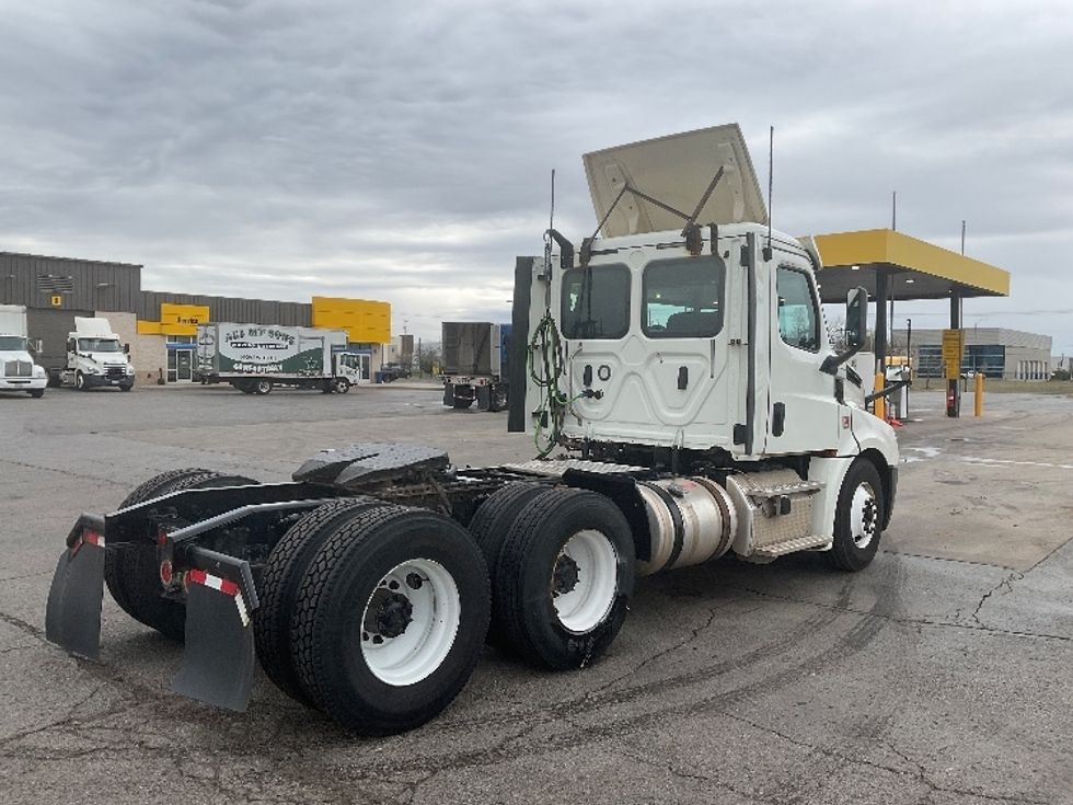 Day Cab Tractor-Heavy Duty Tractors-Freightliner-2018-T12664ST-Oklahoma City-OK-431,498\n\t\tmiles-$ 47,000 - Image 7