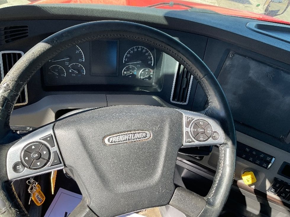 Day Cab Tractor-Heavy Duty Tractors-Freightliner-2018-T12664ST-Oklahoma City-OK-610,207\n\t\tmiles-$ 37,250 - Image 11