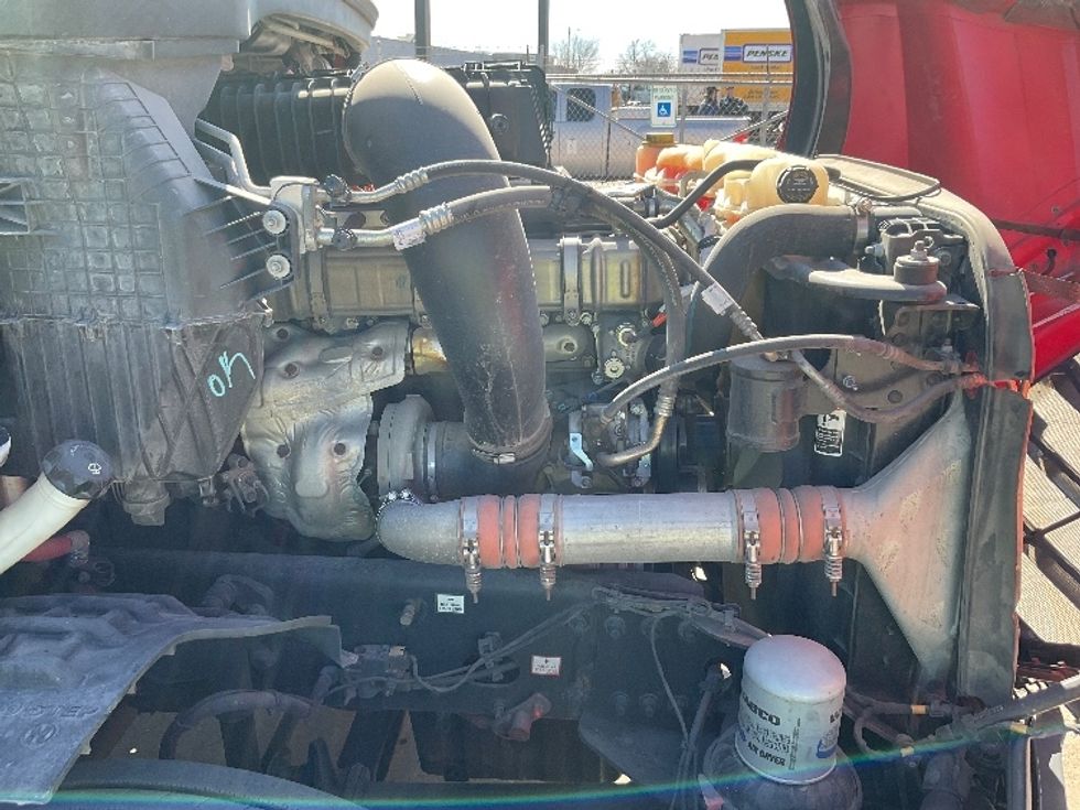 Day Cab Tractor-Heavy Duty Tractors-Freightliner-2018-T12664ST-Oklahoma City-OK-610,207\n\t\tmiles-$ 37,250 - Image 16