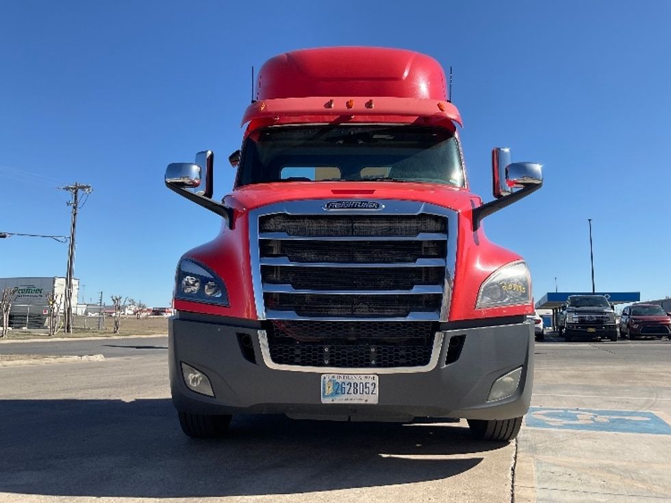 Day Cab Tractor-Heavy Duty Tractors-Freightliner-2018-T12664ST-Oklahoma City-OK-610,207\n\t\tmiles-$ 37,250 - Image 2