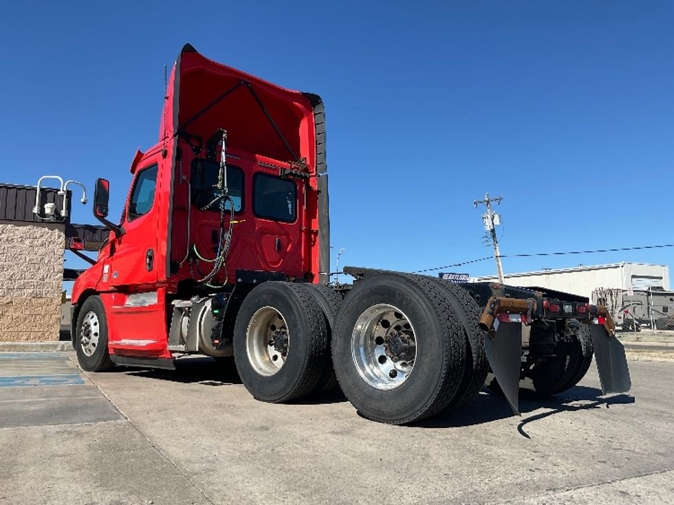 Day Cab Tractor-Heavy Duty Tractors-Freightliner-2018-T12664ST-Oklahoma City-OK-610,207\n\t\tmiles-$ 37,250 - Image 5