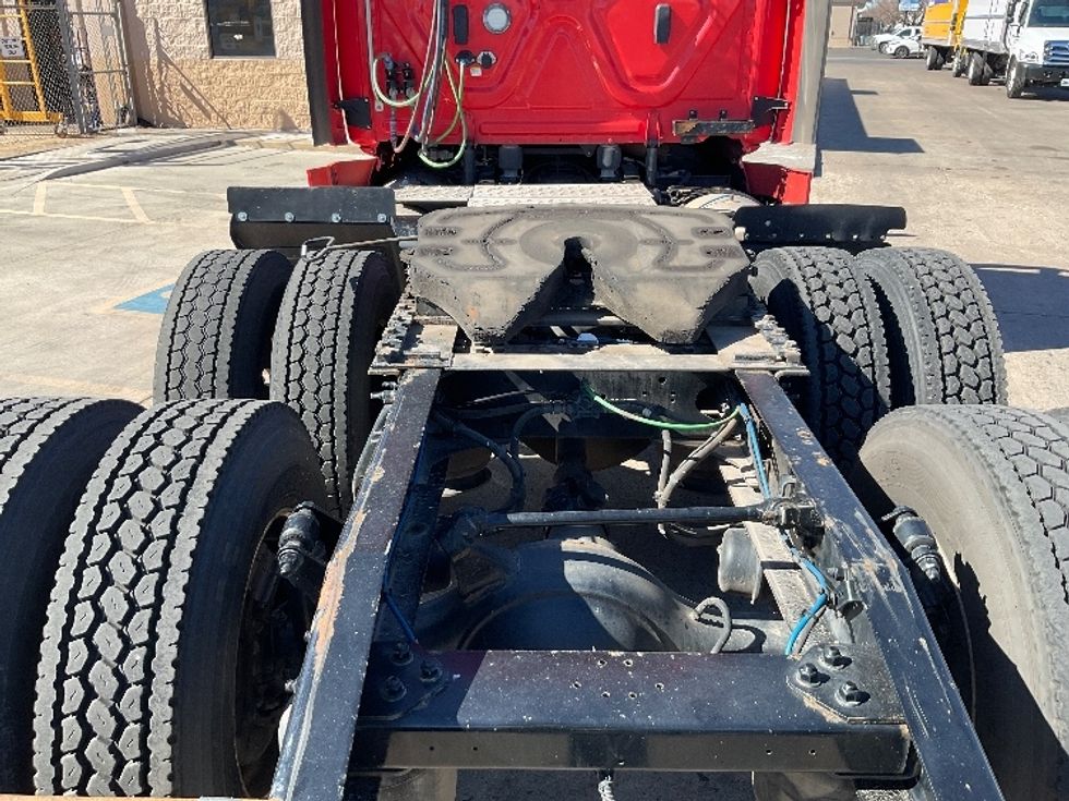 Day Cab Tractor-Heavy Duty Tractors-Freightliner-2018-T12664ST-Oklahoma City-OK-610,207\n\t\tmiles-$ 37,250 - Image 6