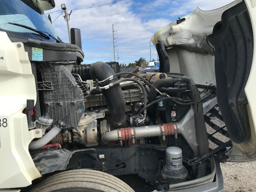 Day Cab Tractor-Heavy Duty Tractors-Freightliner-2018-T12664ST-Panama City-FL-308,280\n\t\tmiles-$ 55,500 - Image 15