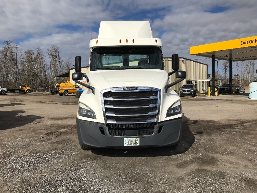 Day Cab Tractor-Heavy Duty Tractors-Freightliner-2018-T12664ST-Panama City-FL-308,280\n\t\tmiles-$ 55,500 - Image 2